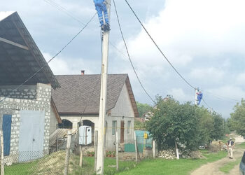 Un paradox fotbalistic unic: fanii își scot echipa de pe teren