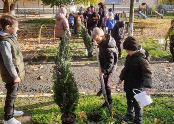 Capitolina Cozma: „Frumusețea omului e trecătoare și eu vreau  să o mențin mereu prin picturi”