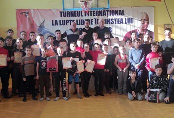 S-a dat start competițiilor la lupte  din anul 2023