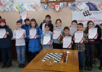 Noi victorii îi așteaptă pe jucătorii de șah