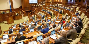 Introducerea sintagmei „limba română”, pe ordinea de zi aprobată de Biroul Permanent