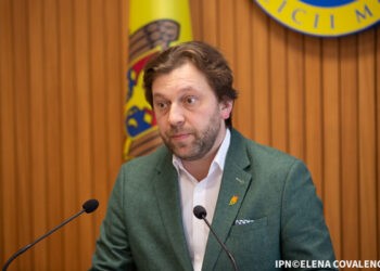 Cetățenii din UE și din alte state vor putea activa în Moldova fără permis de muncă