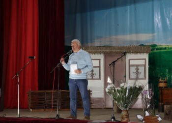 „Lume, lume hai la glume”