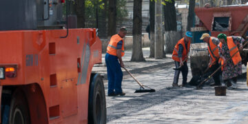 O treime din populația ocupată activează în sectorul public