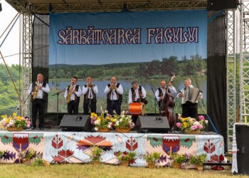 Cântec, joc și voie bună la mijloc de codru des