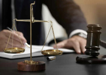 Ședința de judecată va putea fi amânată o singură dată la cerere