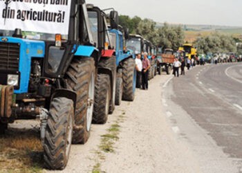 Agricultorii din mai multe localități vin cu tehnica agricolă în capitală la protest