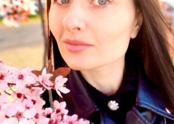 Liliana Hamureac-Chirilă: „Scrisul mai are  și misiunea de a uni oamenii, iar unirea înseamnă putere!”