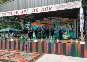 Popas folcloric la Măcărești