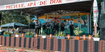 Popas folcloric la Măcărești