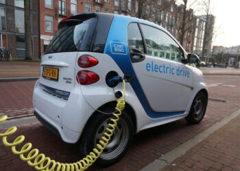 Automobilele cu motor electric și cele hibrid, tot mai populare în Moldova