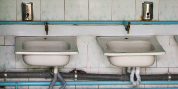 În 150 de instituții de învățământ vor fi renovate sau construite blocuri sanitare