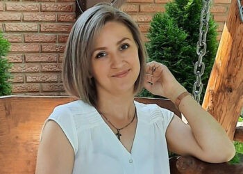 Elena Burlacu: „Rolul nostru e să fim alături de tineri”