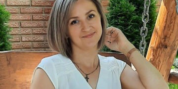 Elena Burlacu: „Rolul nostru e să fim alături de tineri”