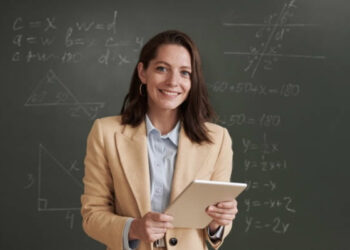 Instituțiile de învățământ pot aplica la un program național de formare profesională