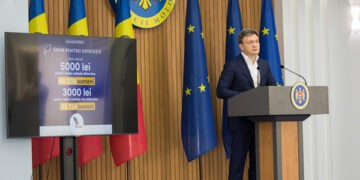 Salariul medicilor crește la aproape 20 de mii de lei. Salarii mai mari vor avea și angajații din alte domenii