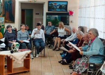 O zi cu muzică, dans și voie bună  pentru a uita de povara bătrâneții