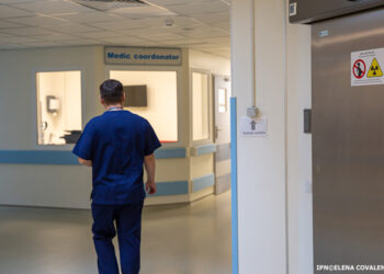 Cresc salariile personalului medical