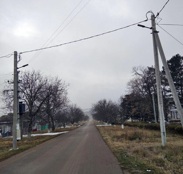 Lumină „europeană” la Negurenii Vechi, conectată după consultarea comunității