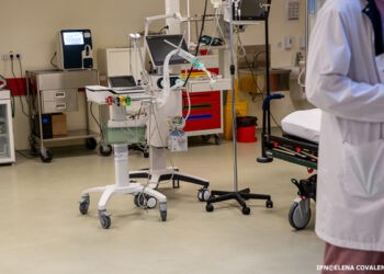 Screening auditiv la nou-născuți, dar și indemnizații pentru medicii care fac naveta