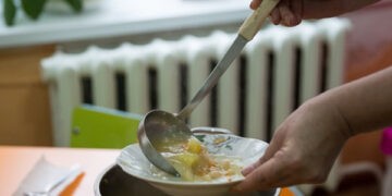 Cu 1 leu mai mult pentru prânzul elevilor din instituțiile de învățământ profesional tehnic secundar