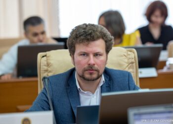 Ministerul Educației cere eliberarea din funcție a șefilor direcțiilor educație angajați contrar cadrului legal