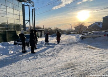 Ninsorile revin, iar vremea se răcește