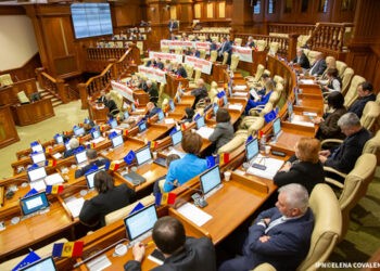 Vot final în Parlament pentru mai multe legi