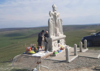 La Bușila s-a instalat și sfințit o răstignire