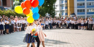 Anul școlar viitor va începe duminică, iar toate vacanțele vor fi integrate