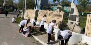Ziua Faptelor Bune 2024:  Unghenenii au adus omagiu eroilor  prin gesturi nobile de recunoștință!