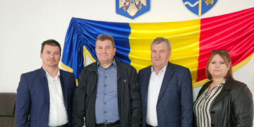 Reprezentanți ai primăriei comunei Valea Mare într-o vizită în România