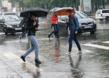 Vremea devine instabilă: De la temperaturi de +30 de grade se poate ajunge la înghețuri la suprafața solului