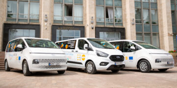 Cinci microbuze ajung la centrele de tineret în cadrul unei cooperări cu UNFPA