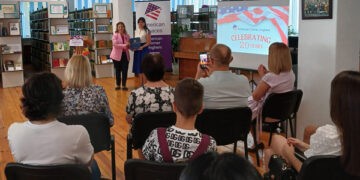American Corner: De două decenii sunt  puntea de legătură dintre ungheneni și poporul american