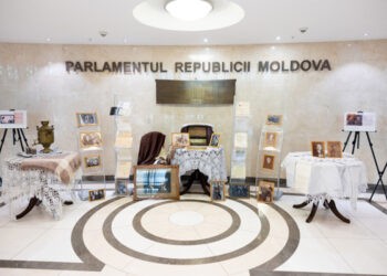 Parlamentul găzduiește o expoziție în memoria victimelor deportărilor staliniste