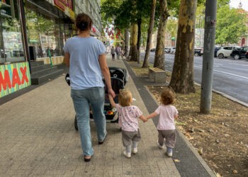 CNAS anunță finanțarea indemnizațiilor adresate familiilor cu copii