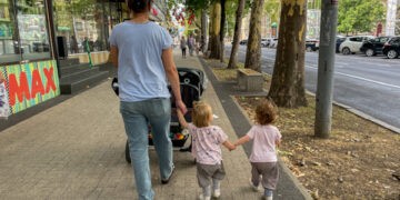 CNAS anunță finanțarea indemnizațiilor adresate familiilor cu copii