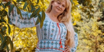 Tradiție și eleganță:  pasiunea Lilianei Starciuc pentru coronițele florale