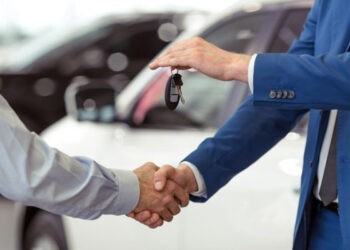 Acum îți vinzi mașina fără să ieși din casă