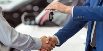 Acum îți vinzi mașina fără să ieși din casă