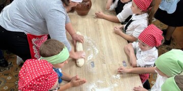 Au sărbătorit Ziua Mondială a Pâinii  alături de bunici