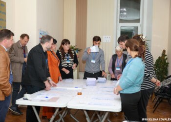 Diferență de 8600 de voturi între DA și NU la referendum, procesare de 99%