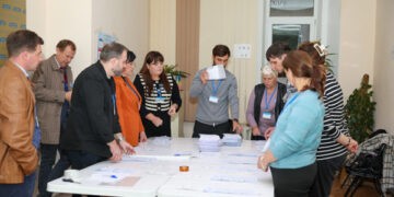 Diferență de 8600 de voturi între DA și NU la referendum, procesare de 99%