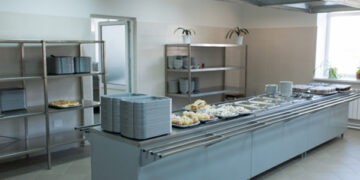 Dejun gratuit pentru elevi, până în clasa a IX-a