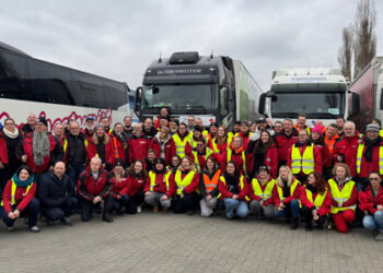 Caravana de Crăciun: mii de copii din Republica Moldova au primit bucuria sărbătorilor