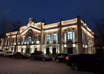 Clădirile publice și comerciale vor limita iluminatul interior cu cel puțin 30%. Decizie CSE
