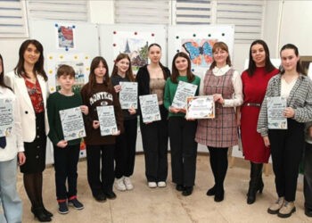 Vernisaj de excepție la Școala de Arte Plastice  „Raisa Cojocaru” din Ungheni: „Facturi și Arhitecturi”