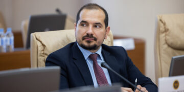 Creșterea tarifelor la lumină va fi compensată până în luna decembrie