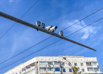 Camerele din trafic vor fixa lipsa centurii și folosirea telefonului